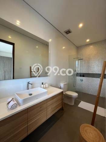 Rumah sewa siap huni 4 Kamar Tidur di Seminyak, Badung Rumah sewa siap huni 4 Kamar Tidur di Seminyak, Badung