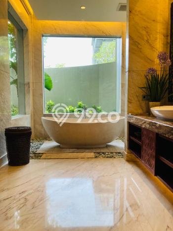 Disewakan Rumah Strategis LT 632m2 / LB 400m2 di Nusa Dua, Badung Disewakan Rumah Strategis LT 632m2 / LB 400m2 di Nusa Dua, Badung