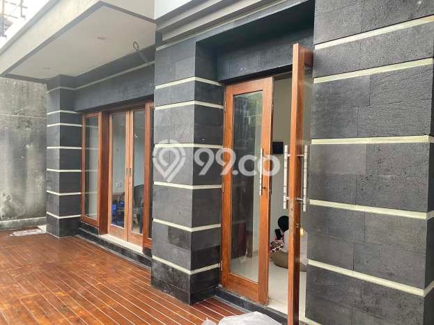 Disewakan! Rumah 3 Kamar Tidur &
4 Kamar Mandi di Legian, Badung Disewakan! Rumah 3 Kamar Tidur &
4 Kamar Mandi di Legian, Badung
