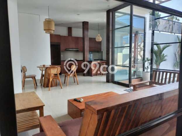 Hunian Kondisi Baik Disewakan di Kerobokan, Badung LT 300m2, LB 150m2 Hunian Kondisi Baik Disewakan di Kerobokan, Badung LT 300m2, LB 150m2