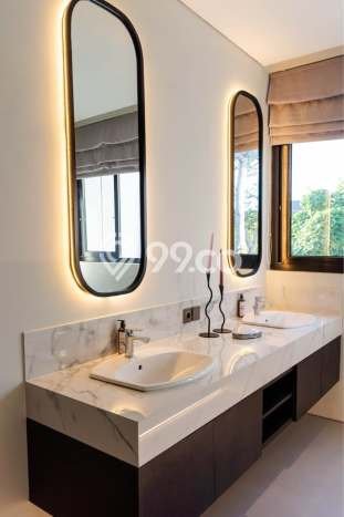 Sewa Rumah Murah di Pererenan Badung dengan 5 Kamar Tidur Sewa Rumah Murah di Pererenan Badung dengan 5 Kamar Tidur