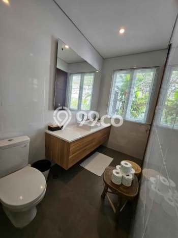 Rumah sewa siap huni 4 Kamar Tidur di Seminyak, Badung Rumah sewa siap huni 4 Kamar Tidur di Seminyak, Badung