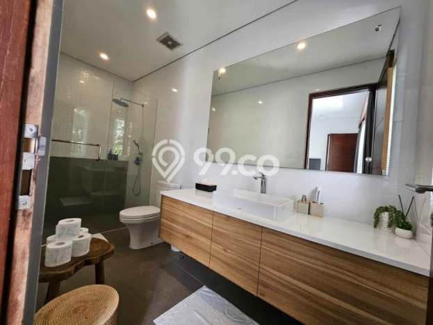 Rumah sewa siap huni 4 Kamar Tidur di Seminyak, Badung Rumah sewa siap huni 4 Kamar Tidur di Seminyak, Badung