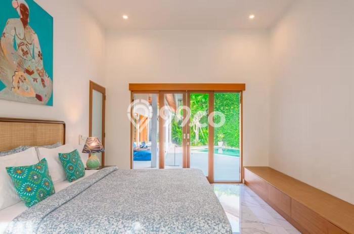 Rumah Mewah LB 300m2 Siap Pakai Desain Elegan di canggu, Badung Rumah Mewah LB 300m2 Siap Pakai Desain Elegan di canggu, Badung