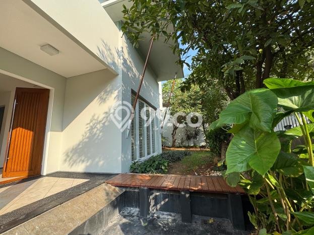 Rumah di Pondok Indah, Akses ke Fasilitas, LT 500m² Rumah di Pondok Indah, Akses ke Fasilitas, LT 500m²