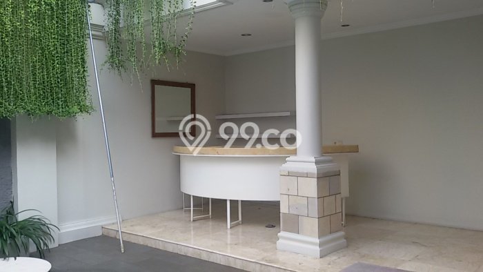 Rumah Kondisi Baik Disewakan di Pondok Indah, Jakarta Selatan LT 422m2, LB 650m2 Rumah Kondisi Baik Disewakan di Pondok Indah, Jakarta Selatan LT 422m2, LB 650m2