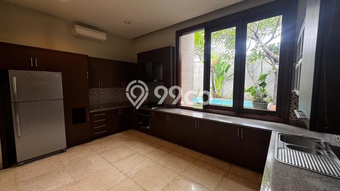 Rumah Bagus Disewakan di Cipete, Jakarta Selatan LT 450m2, LB 550m2 Rumah Bagus Disewakan di Cipete, Jakarta Selatan LT 450m2, LB 550m2