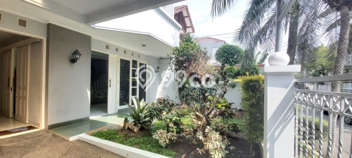 Rumah Disewakan Jakarta Selatan LT 160m2 LB 280m2 Kawasan Pondok Indah Rumah Disewakan Jakarta Selatan LT 160m2 LB 280m2 Kawasan Pondok Indah