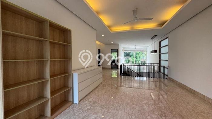 Rumah di Pondok Indah, 5 KM, Akses Universitas, Luas 450m² LB 400m² Rumah di Pondok Indah, 5 KM, Akses Universitas, Luas 450m² LB 400m²