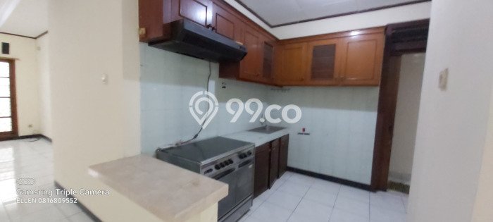Rumah di Kebayoran Baru, Dekat Pusat Kota, LT 320m² Rumah di Kebayoran Baru, Dekat Pusat Kota, LT 320m²