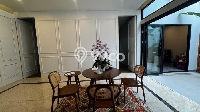 Disewakan Kantor di Kebayoran Baru Jakarta Selatan LT 210m2, LB 180m2 Disewakan Kantor di Kebayoran Baru Jakarta Selatan LT 210m2, LB 180m2