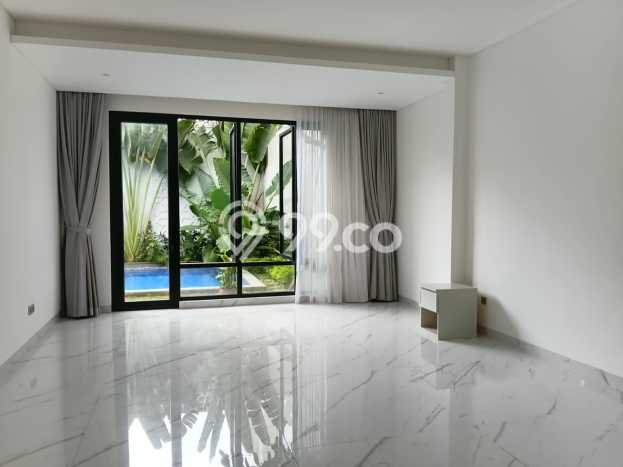 Sewa Rumah Strategis di Senopati LT 800m2 / LB 700m2 Kondisi Bagus Sewa Rumah Strategis di Senopati LT 800m2 / LB 700m2 Kondisi Bagus