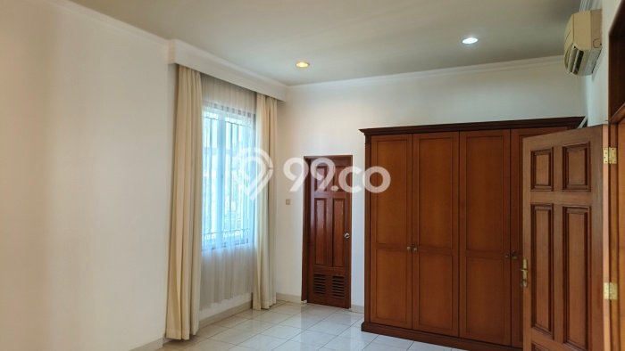 Hunian Ideal dengan LT 475m2 & LB 500m2 Dikontrakkan di Pondok Indah Hunian Ideal dengan LT 475m2 & LB 500m2 Dikontrakkan di Pondok Indah