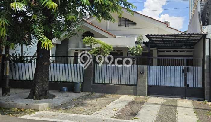 Rumah Asri area Kebayoran Baru, 3 KT, Akses Mudah Rumah Asri area Kebayoran Baru, 3 KT, Akses Mudah
