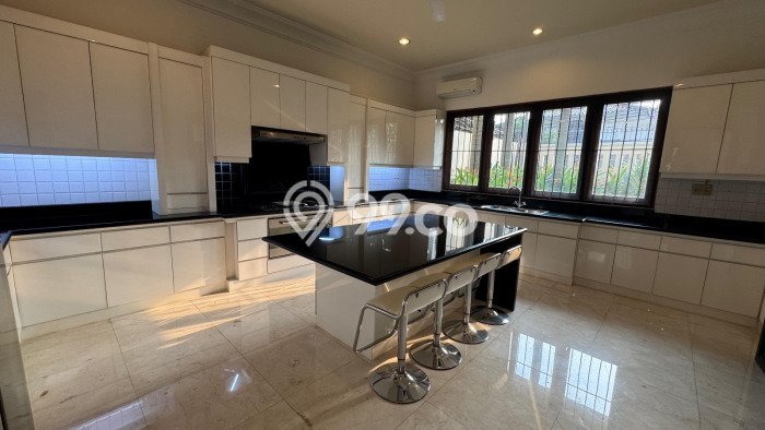 Hunian Minimalis dengan LT 700m2 & LB 500m2 Dikontrakkan di Kemang Hunian Minimalis dengan LT 700m2 & LB 500m2 Dikontrakkan di Kemang