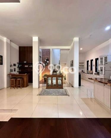 Rumah Elit LB 1000m2 Siap Huni Desain Elegan di Pondok Indah, Jakarta Selatan Rumah Elit LB 1000m2 Siap Huni Desain Elegan di Pondok Indah, Jakarta Selatan