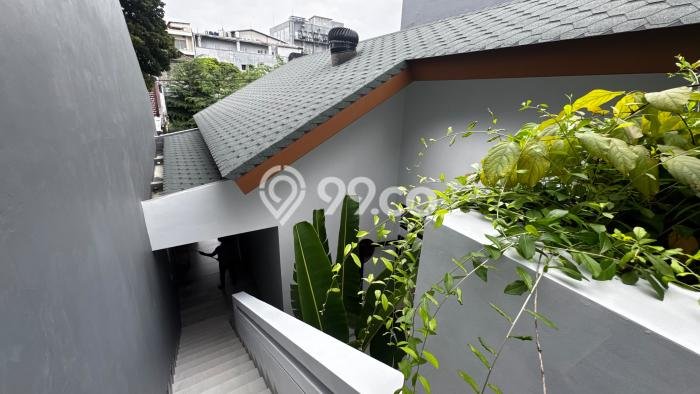 Disewakan Kantor di Kebayoran Baru Jakarta Selatan LT 210m2, LB 180m2 Disewakan Kantor di Kebayoran Baru Jakarta Selatan LT 210m2, LB 180m2