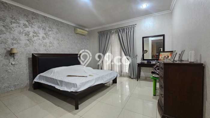 For Sale! Premium House LT 130m2 Desain Elegan di Pondok Indah For Sale! Premium House LT 130m2 Desain Elegan di Pondok Indah