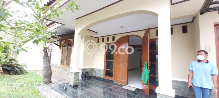 Rumah di Kebayoran Baru, Dekat Pusat Kota, LT 320m² Rumah di Kebayoran Baru, Dekat Pusat Kota, LT 320m²