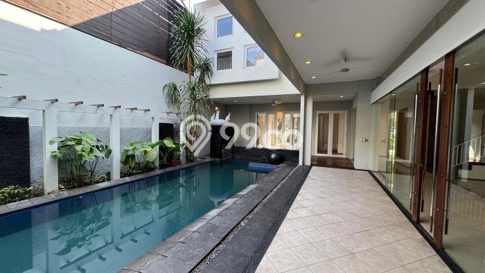 Rumah di Pondok Indah, Akses ke Fasilitas, LT 500m² Rumah di Pondok Indah, Akses ke Fasilitas, LT 500m²