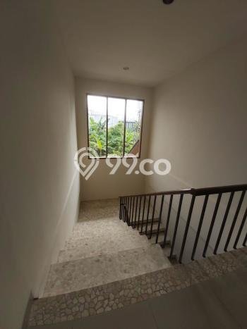 HUNIAN IMPIAN! Rumah di Simprug, 5 KM, Bebas Banjir, Luas 500m² Bangunan 500m² HUNIAN IMPIAN! Rumah di Simprug, 5 KM, Bebas Banjir, Luas 500m² Bangunan 500m²