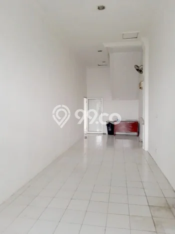 Ruko Premium Kawasan Lebak Bulus, Luas 210m², Kawasan Bisnis, Tingkat Keramaian Tinggi Ruko Premium Kawasan Lebak Bulus, Luas 210m², Kawasan Bisnis, Tingkat Keramaian Tinggi