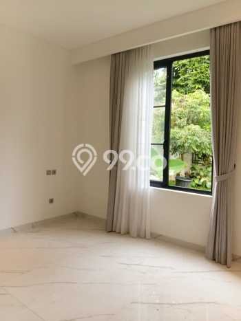 Sewa Rumah Strategis di Senopati LT 800m2 / LB 700m2 Kondisi Bagus Sewa Rumah Strategis di Senopati LT 800m2 / LB 700m2 Kondisi Bagus