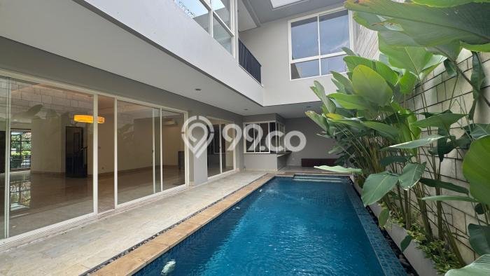 Rumah di Pondok Indah, 5 KM, Akses Universitas, Luas 450m² LB 400m² Rumah di Pondok Indah, 5 KM, Akses Universitas, Luas 450m² LB 400m²