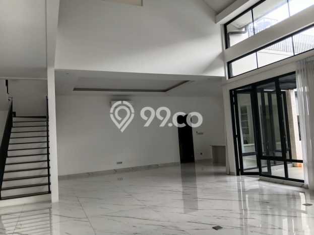 Sewa Rumah Strategis di Senopati LT 800m2 / LB 700m2 Kondisi Bagus Sewa Rumah Strategis di Senopati LT 800m2 / LB 700m2 Kondisi Bagus