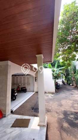 Rumah Strategis di Cipete, 5 KM, Area Nyaman, LT 575m² LB 400m² Rumah Strategis di Cipete, 5 KM, Area Nyaman, LT 575m² LB 400m²