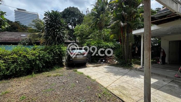Lokasi strategis! Rumah siap huni disewakan di Kebayoran Baru LB 300m2 Lokasi strategis! Rumah siap huni disewakan di Kebayoran Baru LB 300m2