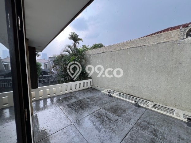 Hunian Kondisi Baik Disewakan di Kuningan, Jakarta Selatan LT 650m2, LB 400m2 Hunian Kondisi Baik Disewakan di Kuningan, Jakarta Selatan LT 650m2, LB 400m2