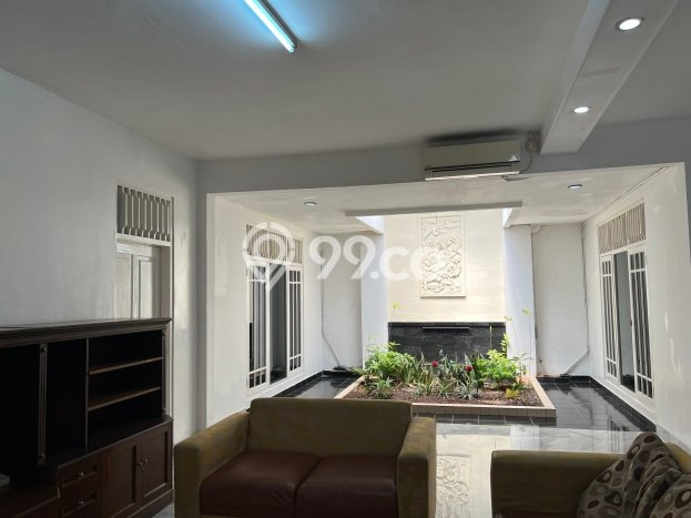 Sewa Rumah Harga Terjangkau di Pondok Indah Jakarta Selatan Punya 4 Kamar Tidur Sewa Rumah Harga Terjangkau di Pondok Indah Jakarta Selatan Punya 4 Kamar Tidur
