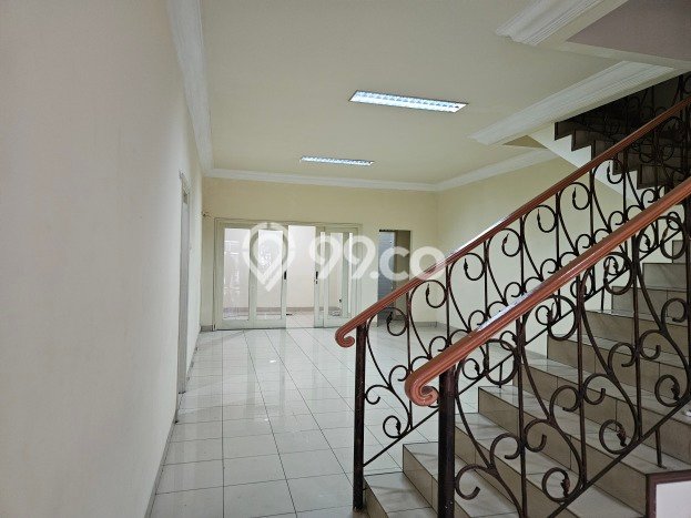 Rumah Sewa Jakarta Selatan LT 160m2 LB 200m2 Area Pondok Indah Rumah Sewa Jakarta Selatan LT 160m2 LB 200m2 Area Pondok Indah