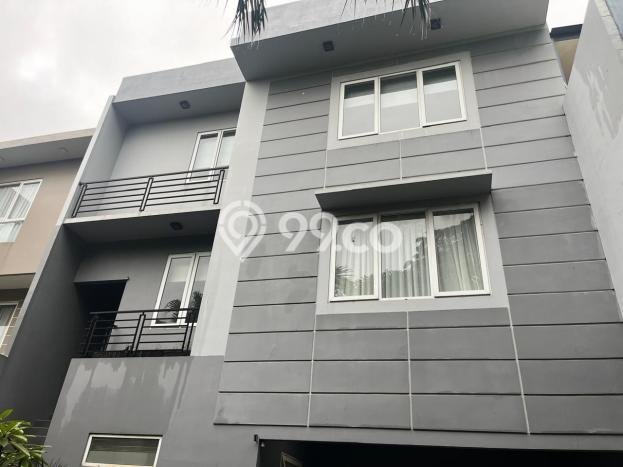 Disewakan! Rumah 4 Kamar Tidur &
4 Kamar Mandi di Lebak Bulus, Jakarta Selatan Disewakan! Rumah 4 Kamar Tidur &
4 Kamar Mandi di Lebak Bulus, Jakarta Selatan