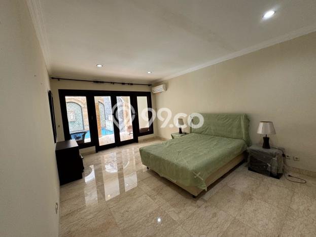 Rumah Kontrakan Jakarta Selatan LT 400m2 LB 400m2 Area Pondok Indah Rumah Kontrakan Jakarta Selatan LT 400m2 LB 400m2 Area Pondok Indah
