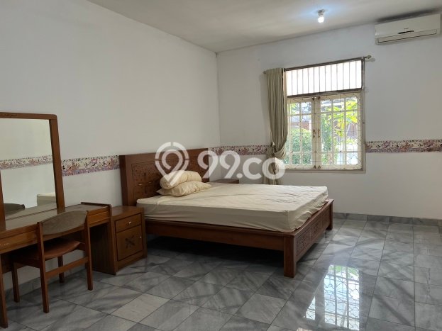 Sewa Rumah Harga Terjangkau di Pondok Indah Jakarta Selatan Punya 4 Kamar Tidur Sewa Rumah Harga Terjangkau di Pondok Indah Jakarta Selatan Punya 4 Kamar Tidur