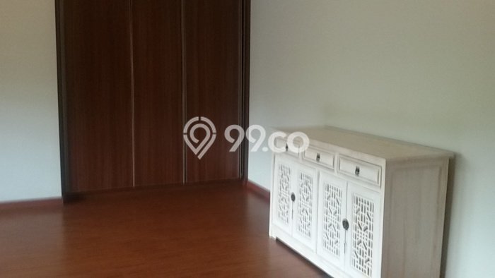 Sewa Rumah Nyaman LT 585m2 / LB 750m2 di Pondok Indah, Jakarta Selatan Sewa Rumah Nyaman LT 585m2 / LB 750m2 di Pondok Indah, Jakarta Selatan
