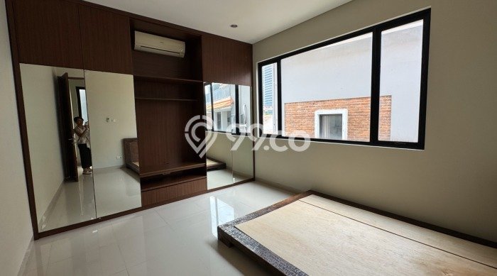Rumah Elit LB 300m2 Siap Huni Desain Elegan di Gatot Subroto, Jakarta Selatan Rumah Elit LB 300m2 Siap Huni Desain Elegan di Gatot Subroto, Jakarta Selatan