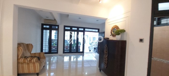 Rumah Luxury Modern Tanpa Renovasi di Pondok Indah Jakarta Selatan Rumah Luxury Modern Tanpa Renovasi di Pondok Indah Jakarta Selatan