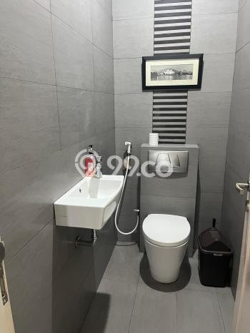 Disewakan! Rumah 4 Kamar Tidur &
4 Kamar Mandi di Lebak Bulus, Jakarta Selatan Disewakan! Rumah 4 Kamar Tidur &
4 Kamar Mandi di Lebak Bulus, Jakarta Selatan