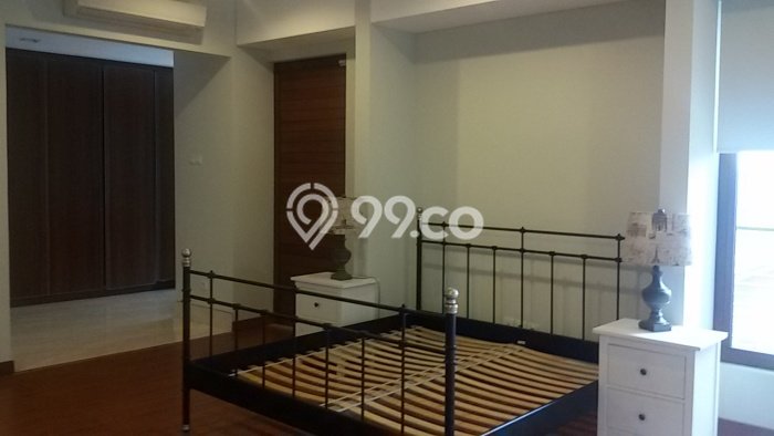 Sewa Rumah Nyaman LT 585m2 / LB 750m2 di Pondok Indah, Jakarta Selatan Sewa Rumah Nyaman LT 585m2 / LB 750m2 di Pondok Indah, Jakarta Selatan