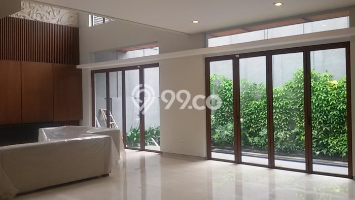 Sewa Rumah Nyaman LT 585m2 / LB 750m2 di Pondok Indah, Jakarta Selatan Sewa Rumah Nyaman LT 585m2 / LB 750m2 di Pondok Indah, Jakarta Selatan