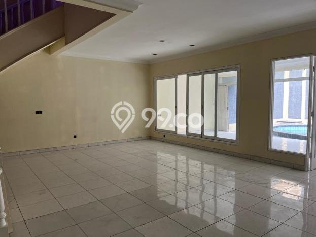 Disewakan! Rumah 5 Kamar Tidur &
3 Kamar Mandi di Pondok Indah, Jakarta Selatan Disewakan! Rumah 5 Kamar Tidur &
3 Kamar Mandi di Pondok Indah, Jakarta Selatan