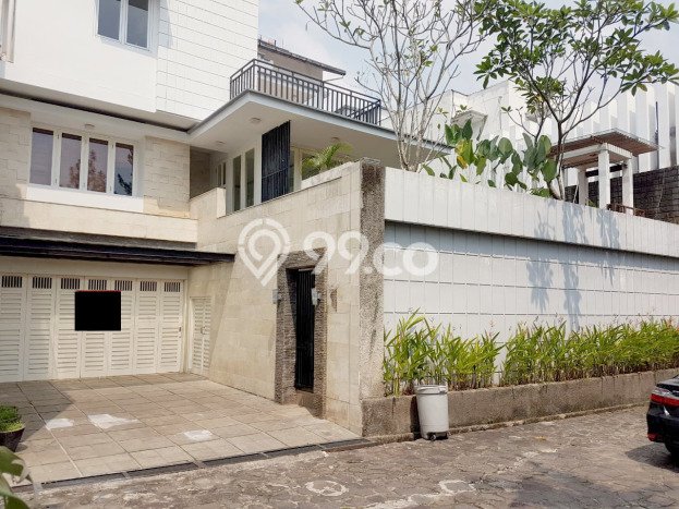 Disewakan! Rumah 5 Kamar Tidur &
5 Kamar Mandi di Lebak Bulus, Jakarta Selatan Disewakan! Rumah 5 Kamar Tidur &
5 Kamar Mandi di Lebak Bulus, Jakarta Selatan