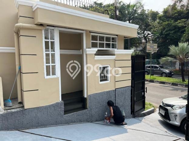 Disewakan! Rumah 5 Kamar Tidur &
3 Kamar Mandi di Pondok Indah, Jakarta Selatan Disewakan! Rumah 5 Kamar Tidur &
3 Kamar Mandi di Pondok Indah, Jakarta Selatan