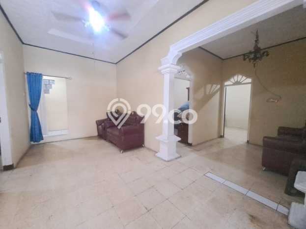 Dijual Rumah Kost di Depok I, Depok, 5 KT, 6 KM, Bangunan 272m2 Dijual Rumah Kost di Depok I, Depok, 5 KT, 6 KM, Bangunan 272m2