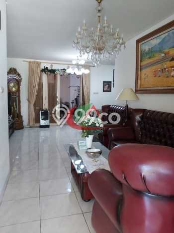 Ready to Use! Luxury House LT 198m2 Desain Elegan di Cibubur Ready to Use! Luxury House LT 198m2 Desain Elegan di Cibubur
