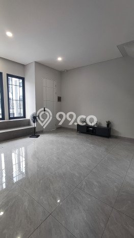 Hunian Mewah LB 165m2 Siap Pakai Desain Elegan di BSD Green Wich, Tangerang Hunian Mewah LB 165m2 Siap Pakai Desain Elegan di BSD Green Wich, Tangerang