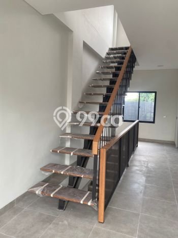 Unit Ruko Dijual di Tangerang LT 77m2 & LB 122m2 Unit Ruko Dijual di Tangerang LT 77m2 & LB 122m2